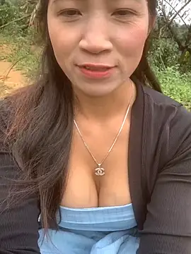 Snapshot of ThiHa003 chatting on November 19, 3:39 am ThiHa003 online show from November 19, 3:39 am