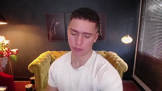 Snapshot of deivid_parker chatting on May 11, 2:45 pm deivid parker online show from May 11, 2:45 pm