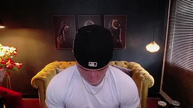 Snapshot of deivid_parker chatting on May 27, 1:41 pm deivid parker online show from May 27, 1:41 pm