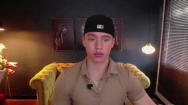 Snapshot of deivid_parker chatting on May 29, 1:42 pm deivid parker online show from May 29, 1:42 pm