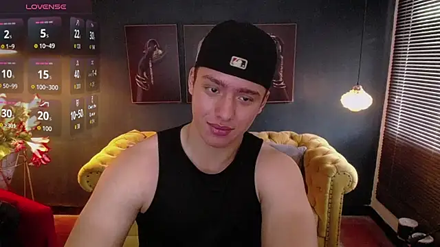 Snapshot of deivid_parker chatting on June 17, 1:56 pm deivid parker online show from June 17, 1:56 pm
