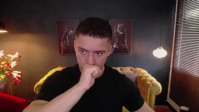 Snapshot of deivid_parker chatting on June 19, 1:37 pm deivid parker online show from June 19, 1:37 pm