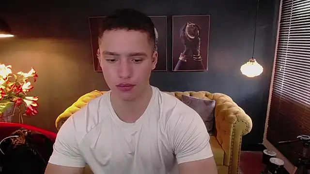 Snapshot of deivid_parker chatting on June 24, 1:21 pm deivid parker online show from June 24, 1:21 pm