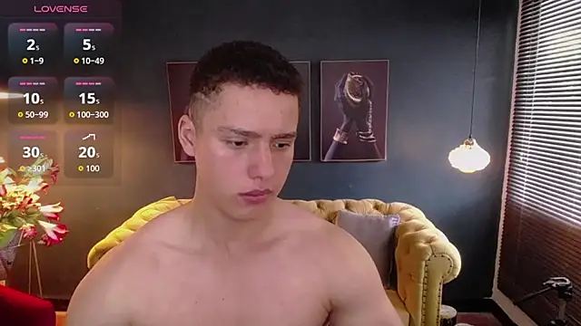 Snapshot of deivid_parker chatting on July 6, 1:30 pm deivid parker online show from July 6, 1:30 pm
