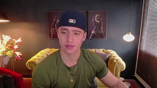 Snapshot of deivid_parker chatting on July 10, 1:36 pm deivid parker online show from July 10, 1:36 pm