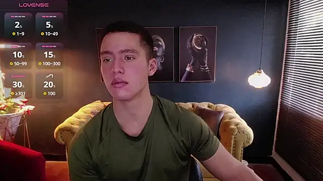 Snapshot of deivid_parker chatting on July 17, 2:13 pm deivid parker online show from July 17, 2:13 pm
