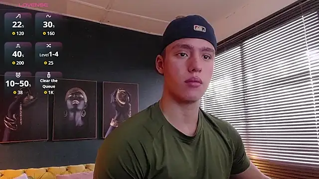 Snapshot of deivid_parker chatting on July 21, 1:46 pm deivid parker online show from July 21, 1:46 pm