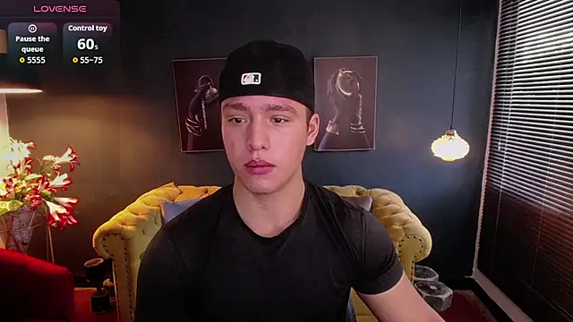 Snapshot of deivid_parker chatting on July 29, 1:53 pm deivid parker online show from July 29, 1:53 pm