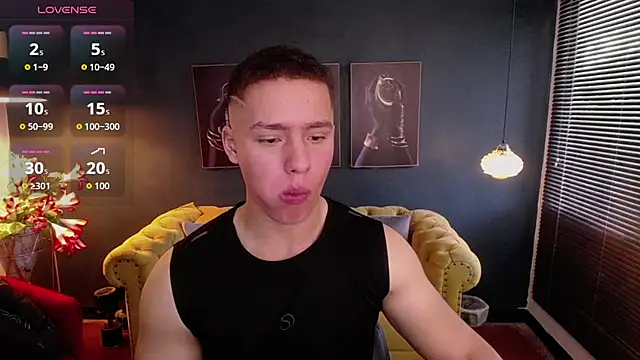 Snapshot of deivid_parker chatting on July 30, 1:43 pm deivid parker online show from July 30, 1:43 pm