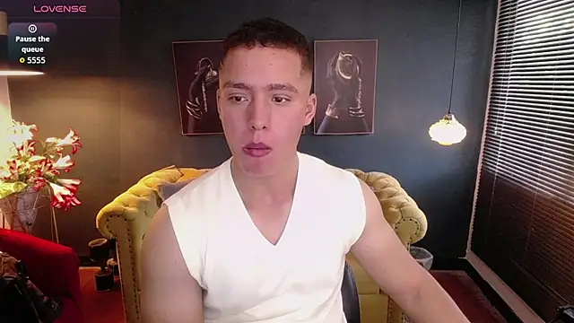 Snapshot of deivid_parker chatting on July 31, 1:32 pm deivid parker online show from July 31, 1:32 pm