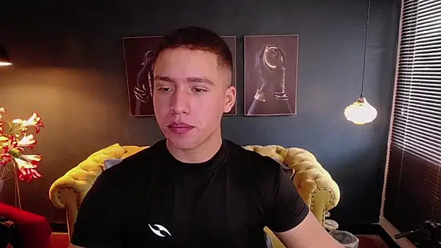 Snapshot of deivid_parker chatting on August 4, 1:25 pm deivid parker online show from August 4, 1:25 pm
