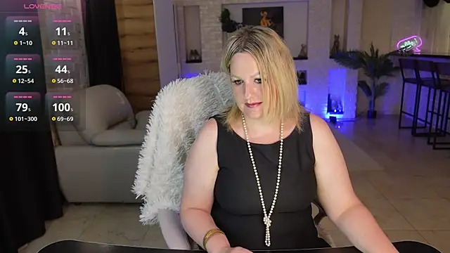 Snapshot of MariemLui chatting on July 10, 2:30 pm MariemLui online show from July 10, 2:30 pm