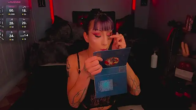 Draculairis online show from February 19, 12:56 pm