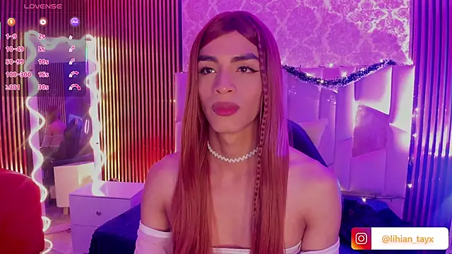 Snapshot of LIHIAN_TAY chatting on November 24, 4:56 am LIHIAN TAY online show from November 24, 4:56 am