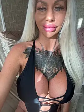 dutchbarbie online show from August 1, 5:12 pm
