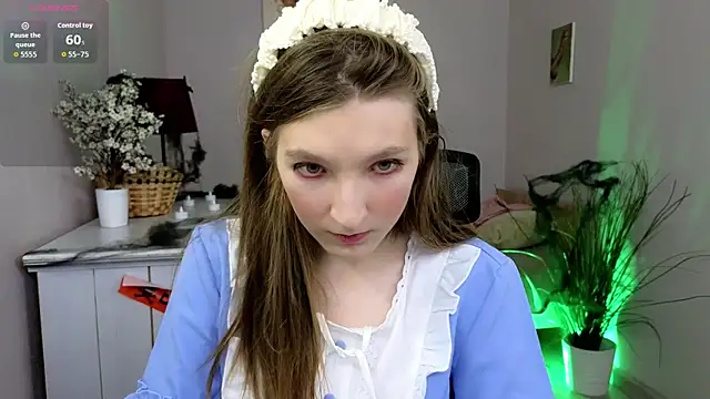 Snapshot of Mia_Myles chatting on October 31, 10:05 am Mia Myles online show from October 31, 10:05 am