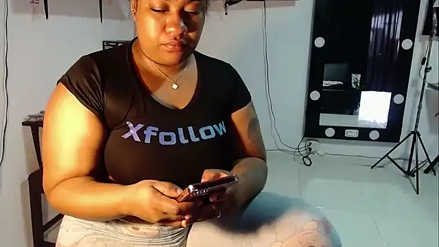 Snapshot of Sam_Blue chatting on January 8, 1:02 pm Sam Blue online show from January 8, 1:02 pm