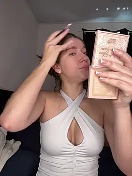 Agata Holman online show from February 25, 5:00 pm