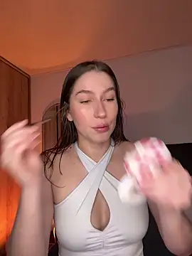 Agata Holman online show from March 14, 9:42 pm