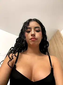 Snapshot of RosseMelody chatting on November 24, 6:02 am RosseMelody online show from November 24, 6:02 am