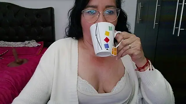 Snapshot of Grace_mature_milf chatting on June 15, 10:56 pm Grace mature milf online show from June 15, 10:56 pm