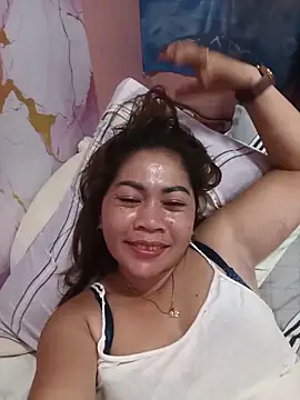 Snapshot of sexybitch_02 chatting on May 29, 7:50 am sexybitch 02 online show from May 29, 7:50 am