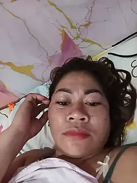Snapshot of sexybitch_02 chatting on June 7, 1:54 am sexybitch 02 online show from June 7, 1:54 am