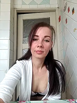 Snapshot of Adeline3302 chatting on April 17, 12:19 pm Adeline3302 online show from April 17, 12:19 pm