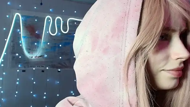 Snapshot of PieraMarch chatting on October 3, 6:05 pm PieraMarch online show from October 3, 6:05 pm