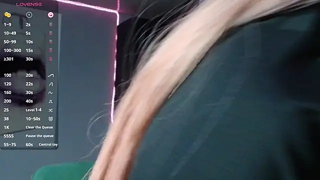 Snapshot of PieraMarch chatting on December 15, 8:13 pm PieraMarch online show from December 15, 8:13 pm