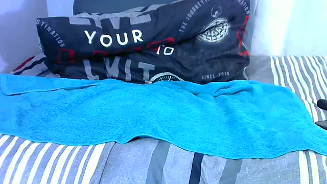 shy-lillyX22 online show from October 20, 2:45 am