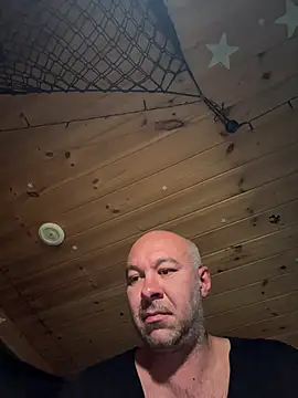 Snapshot of annubis69 chatting on June 4, 2:01 pm annubis69 online show from June 4, 2:01 pm