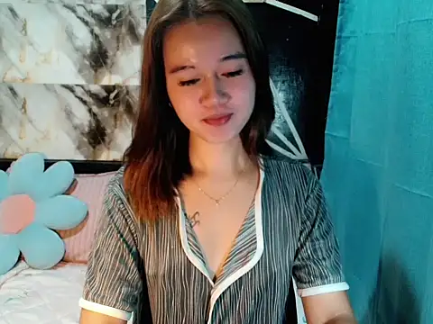 urgirl mikah online show from December 3, 4:42 am