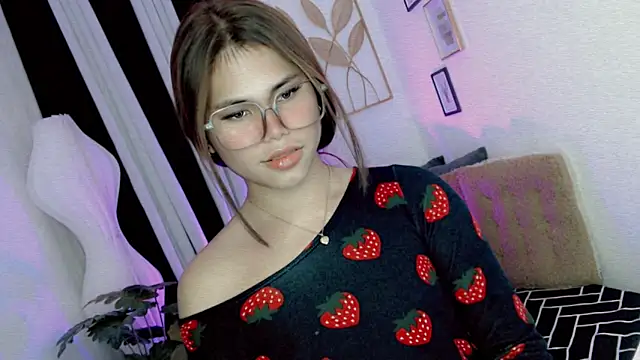 Snapshot of PrettyBlythes_TS chatting on May 17, 2:57 pm PrettyBlythes TS online show from May 17, 2:57 pm