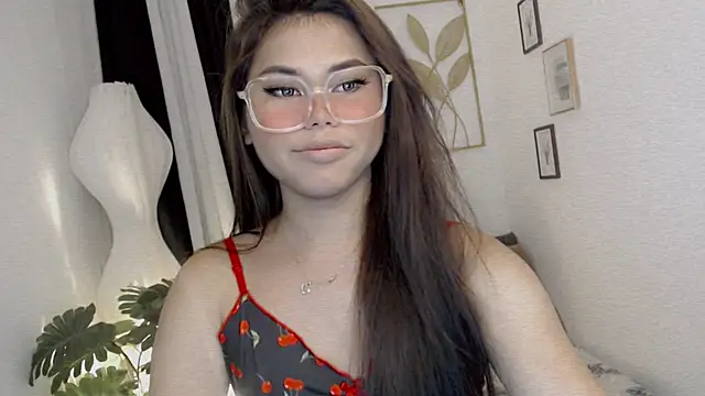 Snapshot of PrettyBlythes_TS chatting on June 2, 10:56 pm PrettyBlythes TS online show from June 2, 10:56 pm