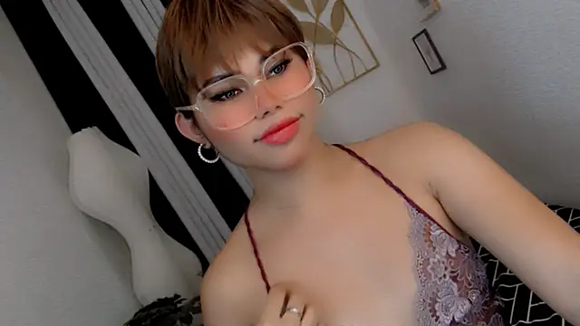 Snapshot of PrettyBlythes_TS chatting on June 16, 12:35 am PrettyBlythes TS online show from June 16, 12:35 am