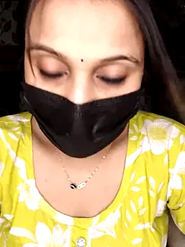 Snapshot of Horny_Shalu chatting on October 18, 7:36 pm Horny Shalu online show from October 18, 7:36 pm