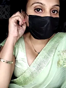 Snapshot of Horny_Shalu chatting on November 3, 6:20 pm Horny Shalu online show from November 3, 6:20 pm