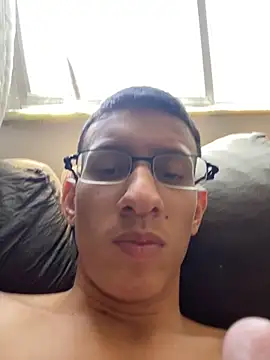 Snapshot of safadezanunes2 chatting on November 25, 3:45 pm safadezanunes2 online show from November 25, 3:45 pm