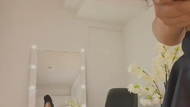 Snapshot of InnaVolkova chatting on June 18, 4:22 pm InnaVolkova online show from June 18, 4:22 pm