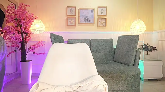 Snapshot of NicoleCrawft chatting on November 5, 7:03 pm NicoleCrawft online show from November 5, 7:03 pm