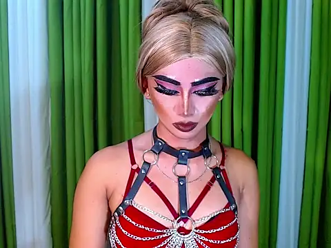 Snapshot of Queen_yasii_88 chatting on September 14, 3:44 pm Queen yasii 88 online show from September 14, 3:44 pm