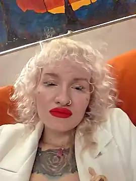 Snapshot of KateMonroe chatting on May 11, 10:29 pm KateMonroe online show from May 11, 10:29 pm