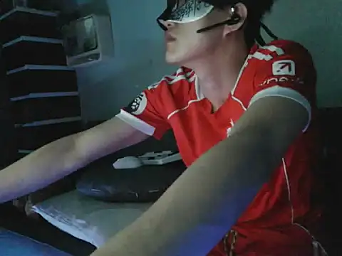 Snapshot of boyhigh1997 chatting on November 4, 5:34 pm boyhigh1997 online show from November 4, 5:34 pm