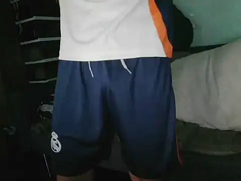 Snapshot of boyhigh1997 chatting on November 13, 5:45 pm boyhigh1997 online show from November 13, 5:45 pm