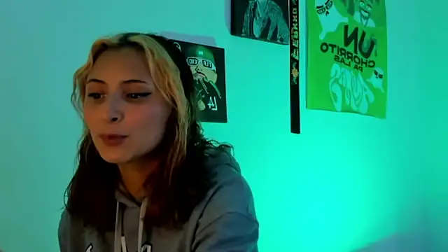 Snapshot of melissa_noirr chatting on November 19, 5:13 pm melissa noirr online show from November 19, 5:13 pm