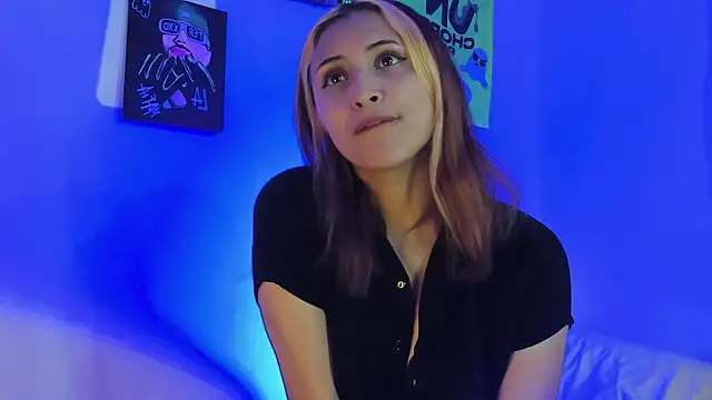 Snapshot of melissa_noirr chatting on December 2, 7:53 pm melissa noirr online show from December 2, 7:53 pm