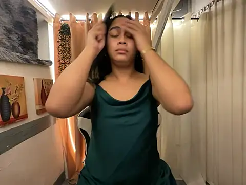 Snapshot of Sweetasian_cum chatting on December 23, 9:18 am Sweetasian cum online show from December 23, 9:18 am