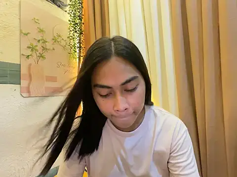 Snapshot of Sweetasian_cum chatting on July 2, 11:27 am Sweetasian cum online show from July 2, 11:27 am