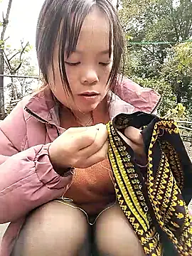 Snapshot of Rioo122 chatting on December 5, 1:47 am Rioo122 online show from December 5, 1:47 am